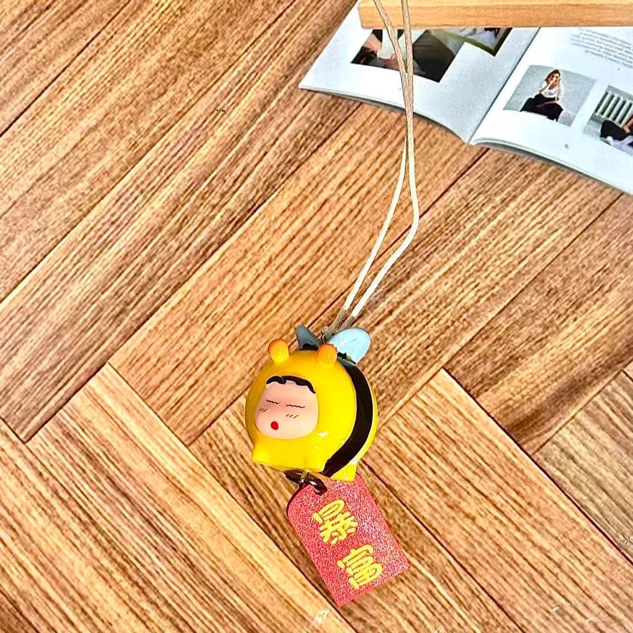 Фигурка Шин-чана в образе пчел – обзор и цена Car Accessories For Interior